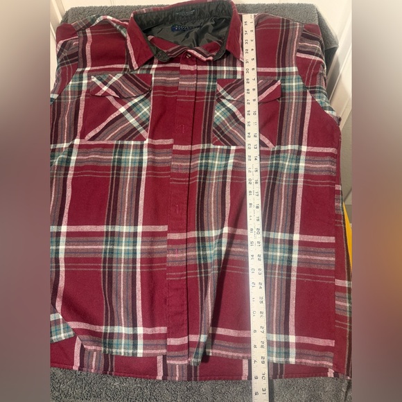Claybrooke Outdoors Vintage Men's Red Plaid Shirt - Picture 4 of 4